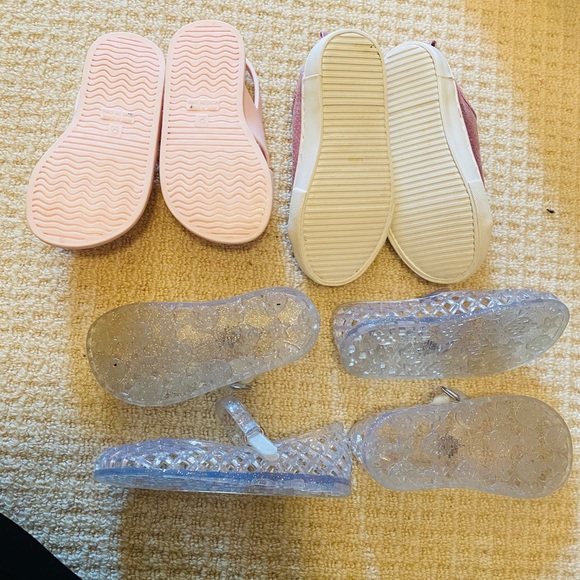Lot of Old Navy Toddler Girls Shoes SZ 6 and 8 - Picture 2 of 2